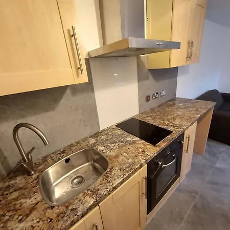 Detached Annex In A Family * ليدز